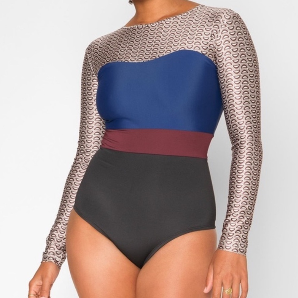 Seea Hermosa‎ One Piece Long Sleeve Surf Suit Swimsuit Shells Small